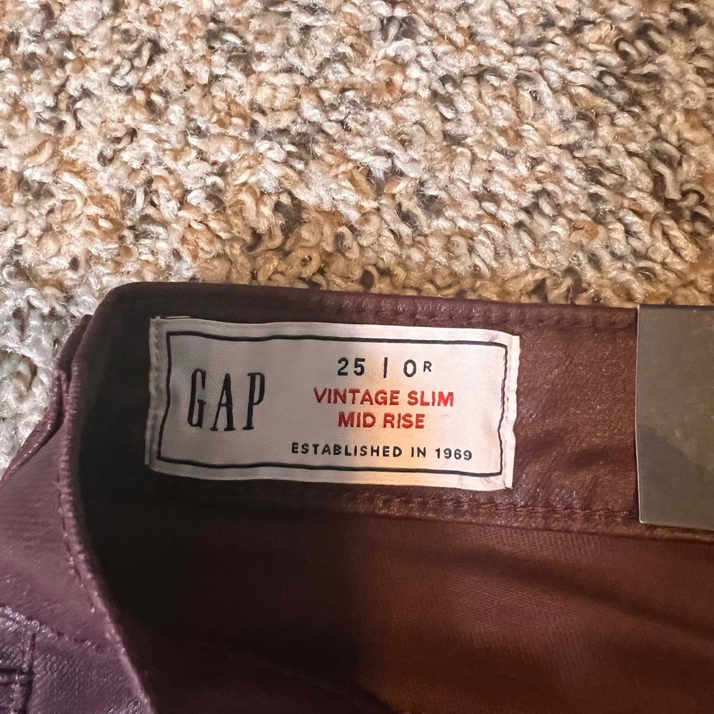 GAP‎ Vintage Slim Mid Rise Coated Jeans Burgundy Red Size 25 - Picture 2 of 7